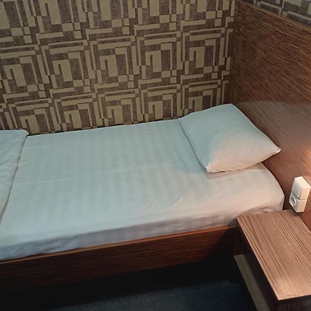 Sakura Inn Fargʻona Buitenkant foto
