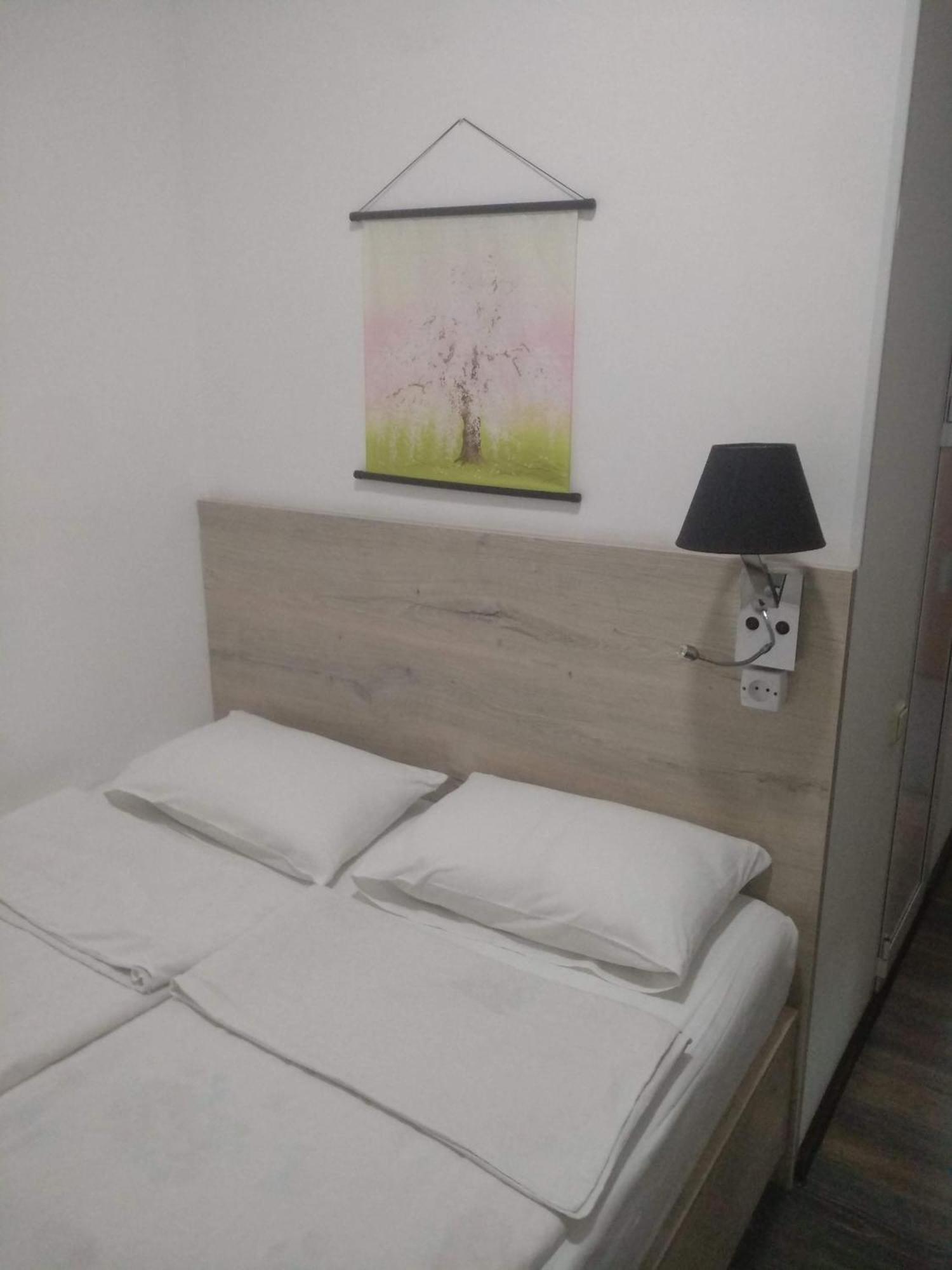 Sakura Inn Fargʻona Buitenkant foto