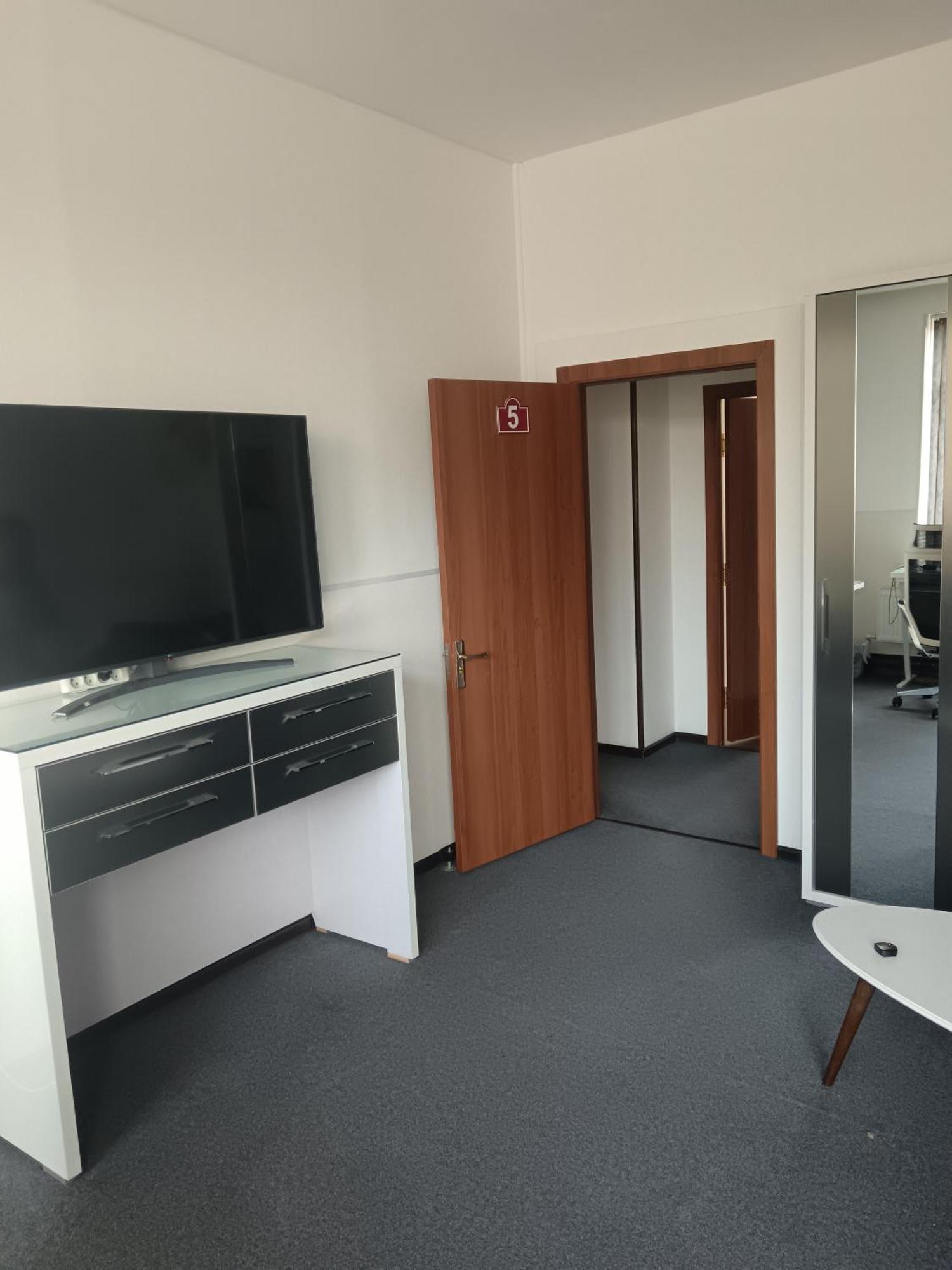 Sakura Inn Fargʻona Buitenkant foto