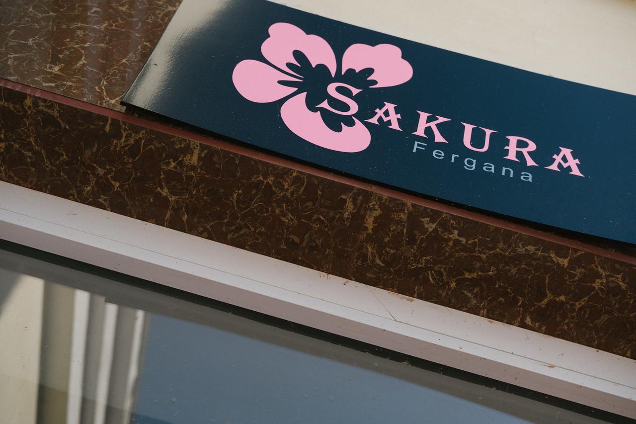 Sakura Inn Fargʻona Buitenkant foto