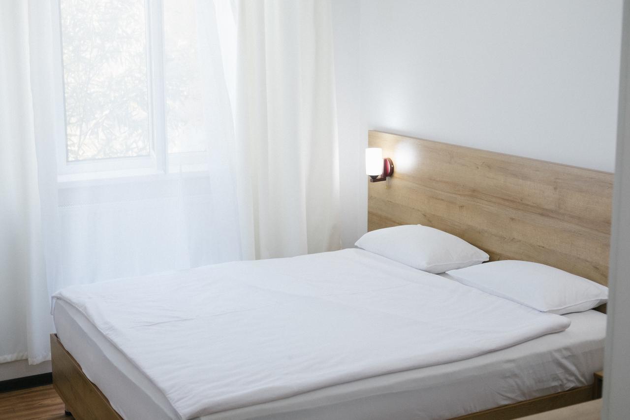 Sakura Inn Fargʻona Buitenkant foto